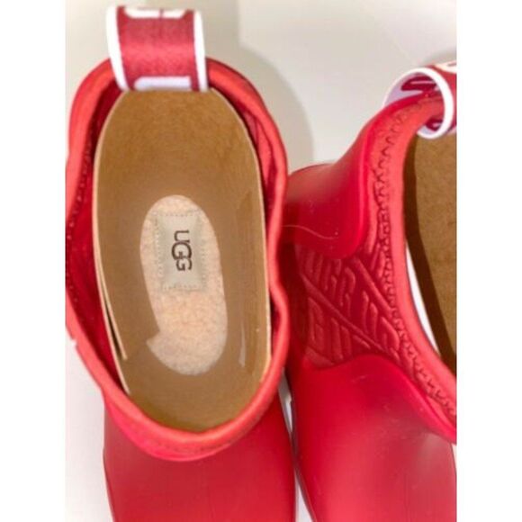 UGG Chevonne Womens Chelsea Rain Boots Red Size 7 Booties Ankle Short 38 - Picture 3 of 6